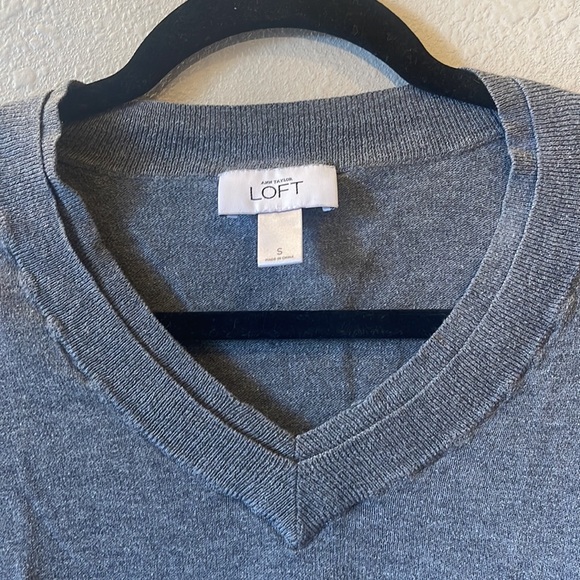 Ann Taylor’s LOFT Sweater top - Picture 2 of 5